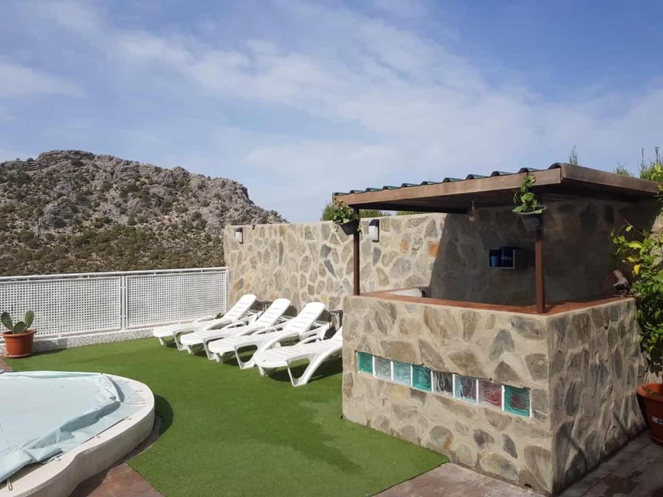 Patio, Spring, Day, Natural landscape, Balcony/Terrace, Lounge or bar, Mountain view, Pool view, Swimming pool, sunbed