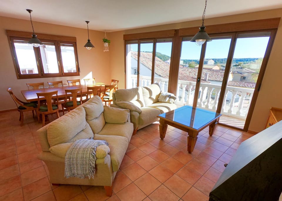 TV and multimedia, Balcony/Terrace, Kitchen or kitchenette, Seating area