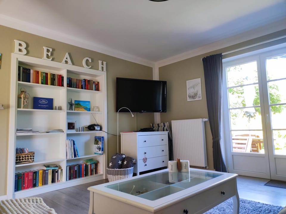 Living room, Photo of the whole room