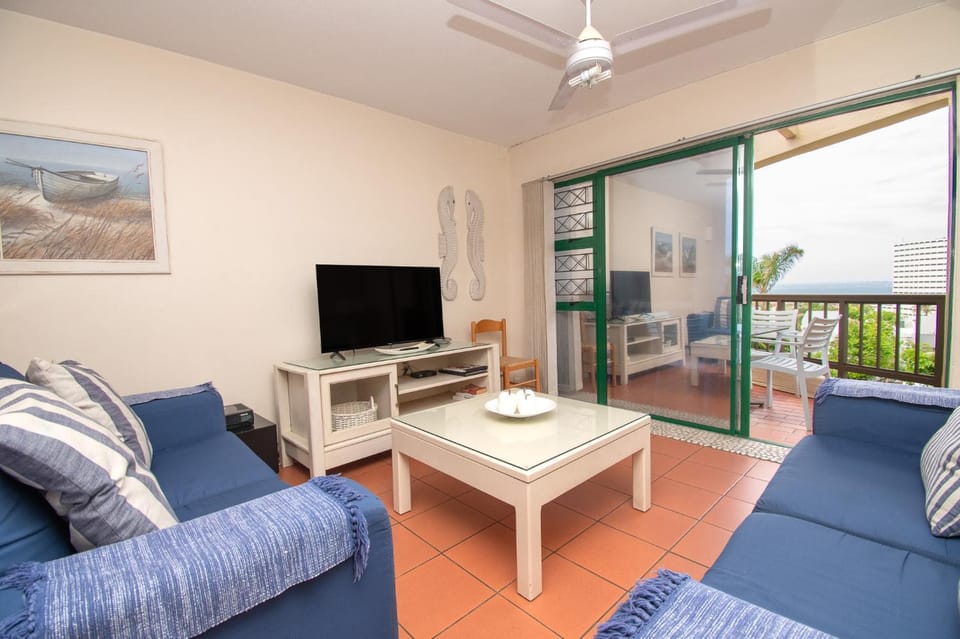 Patio, Communal lounge/ TV room, TV and multimedia, View (from property/room), Balcony/Terrace, Living room, Seating area, Evening entertainment