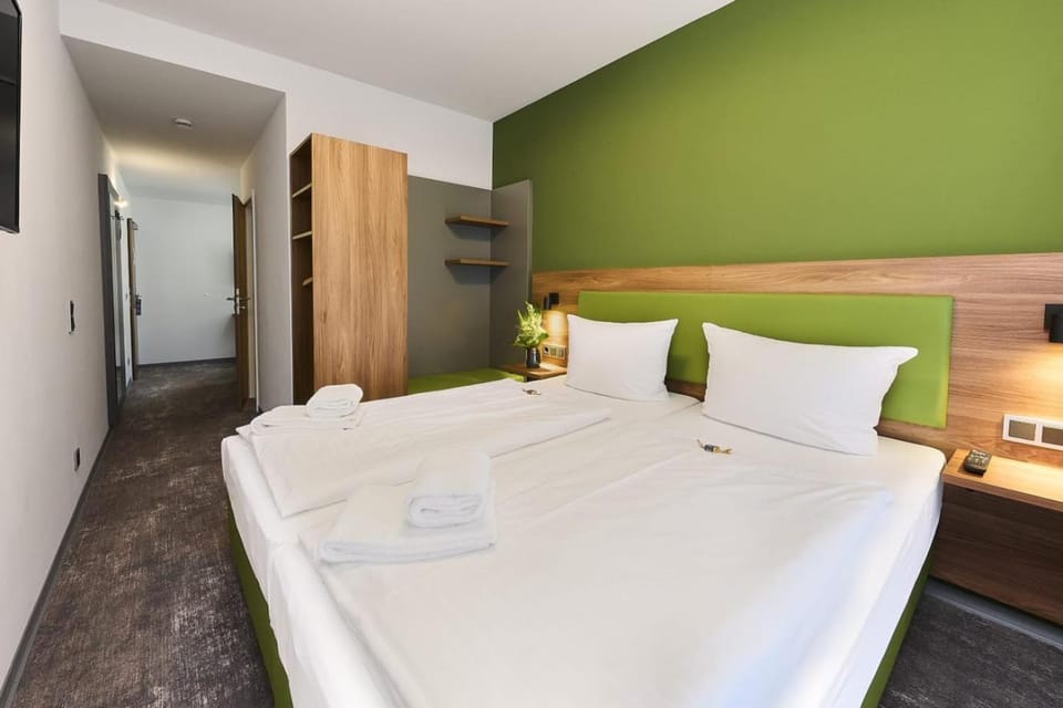 Bed, Bedroom, wardrobe