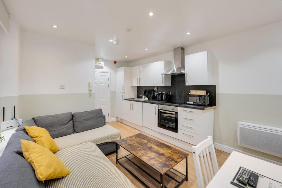 2 Bedroom Apartment for up to 4 Nr Centre Apartment in Cardiff