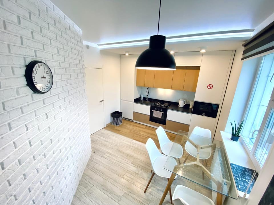 Kitchen or kitchenette, Seating area, Dining area