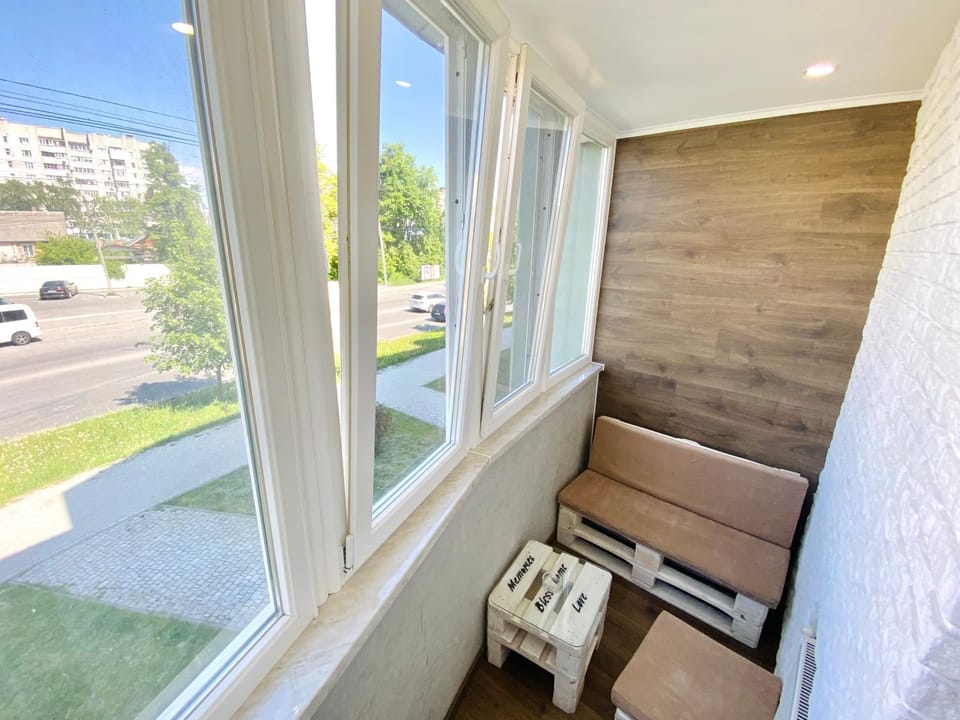 Day, View (from property/room), Balcony/Terrace, Living room, Seating area