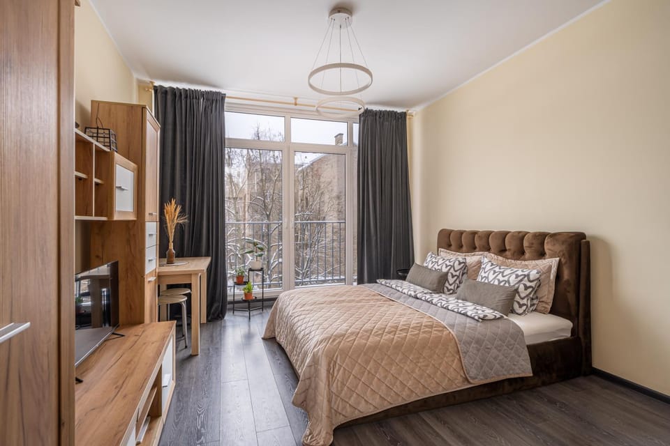 Bed, TV and multimedia, Living room, Photo of the whole room, Seating area
