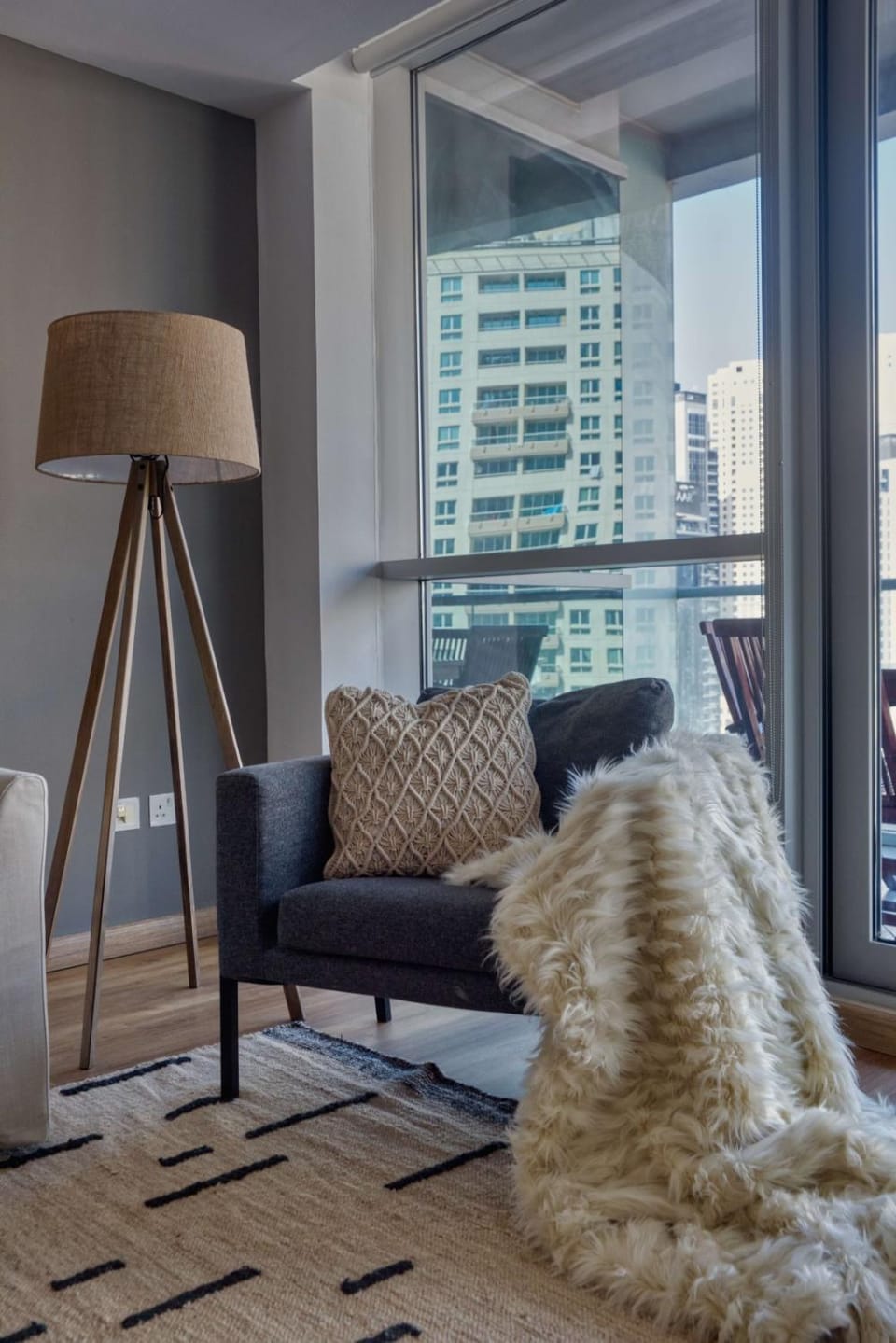 The Smart Concierge - Damac Waves Apartment in Dubai