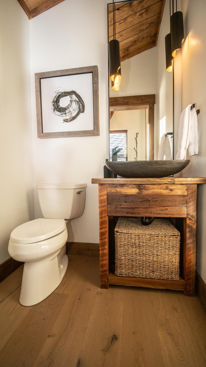 Beautiful Views! Jacuzzi, Indoor/ Outdoor Fireplace, Steps to Lake Estes House in Estes Park