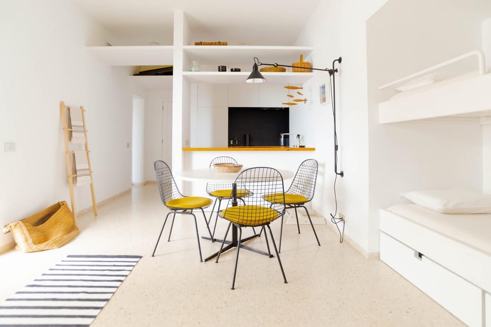 Living room, Photo of the whole room, Seating area, Dining area, kitchen