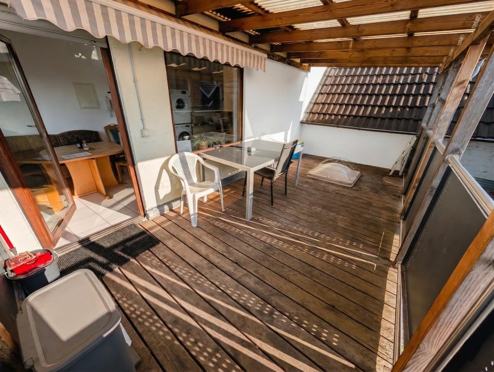 View (from property/room), Balcony/Terrace, Seating area, Dining area