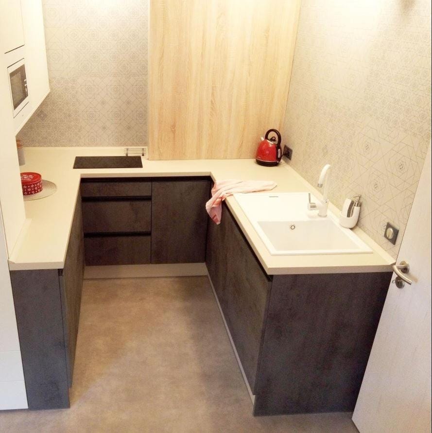 Kitchen or kitchenette