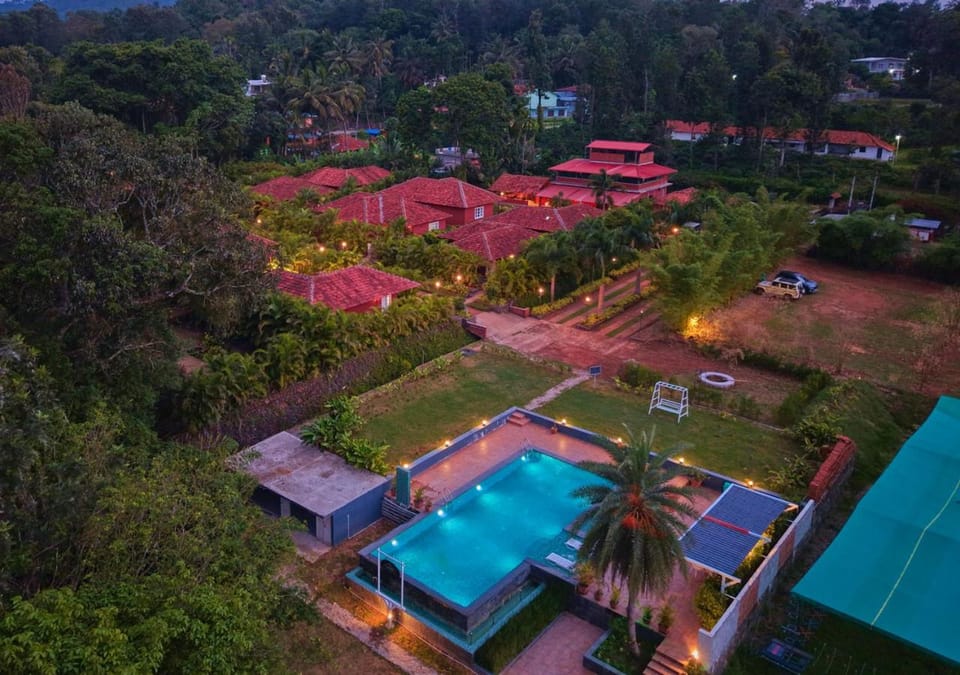 Property building, Restaurant/places to eat, Swimming pool