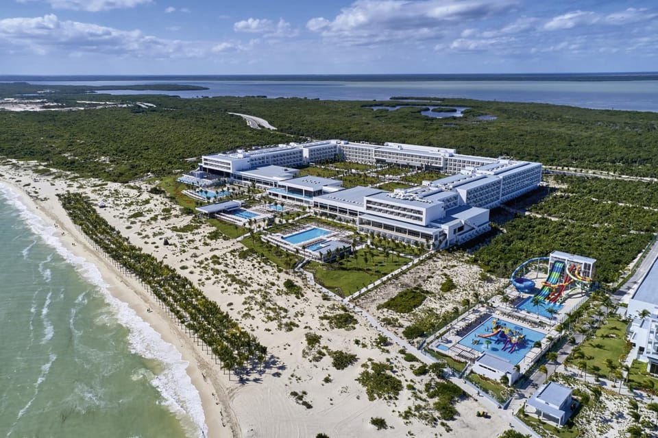 Property building, Off site, Bird's eye view, Swimming pool