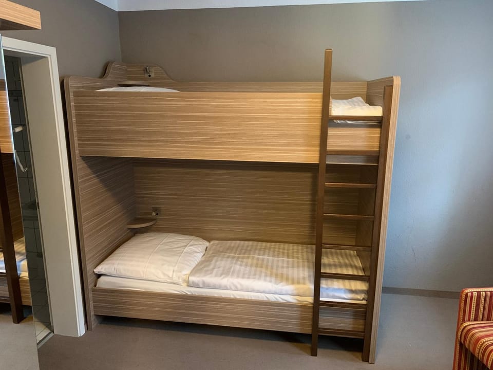 Bed, Bedroom, bunk bed