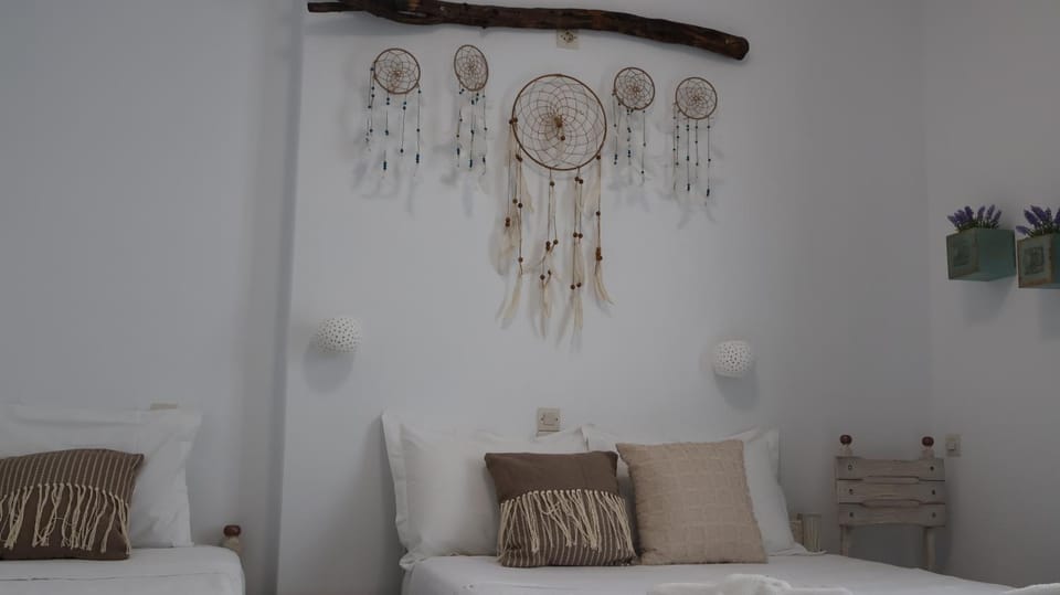 Bed, Decorative detail, Bedroom