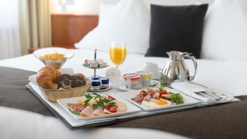 Breakfast, room service