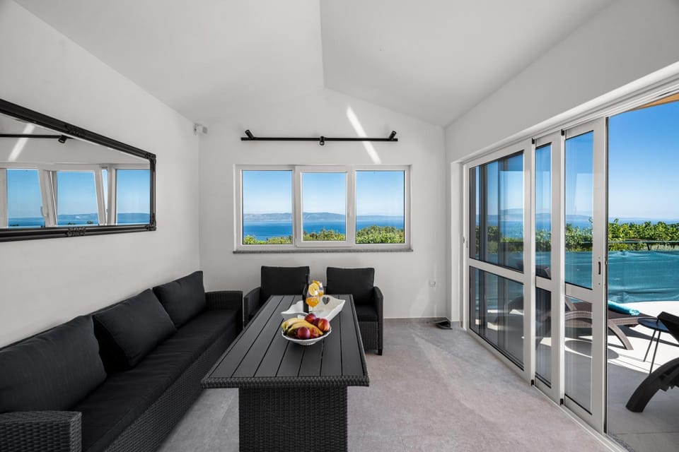 Seating area, Sea view