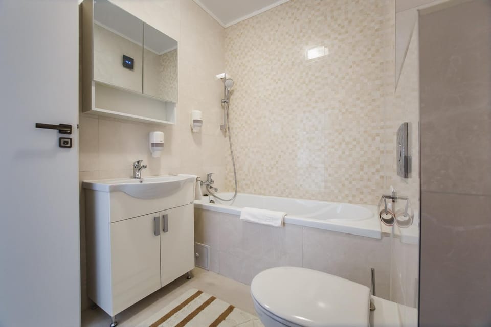 Bathroom, Bath