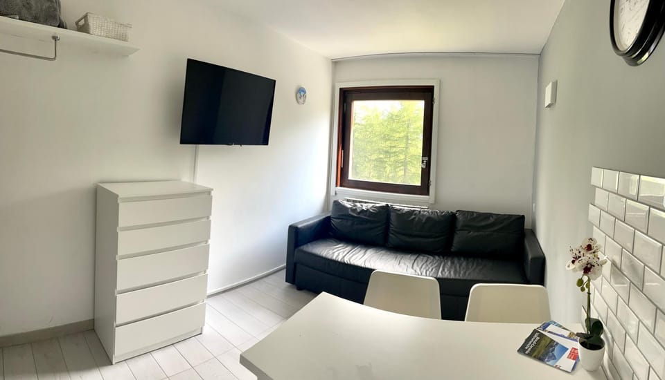 TV and multimedia, Seating area