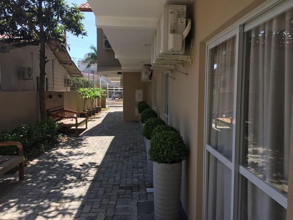 Residencial Gaivotas 19 - 1 Quartos - Área nobre dos ingleses, 70m praia Apartment in Florianopolis