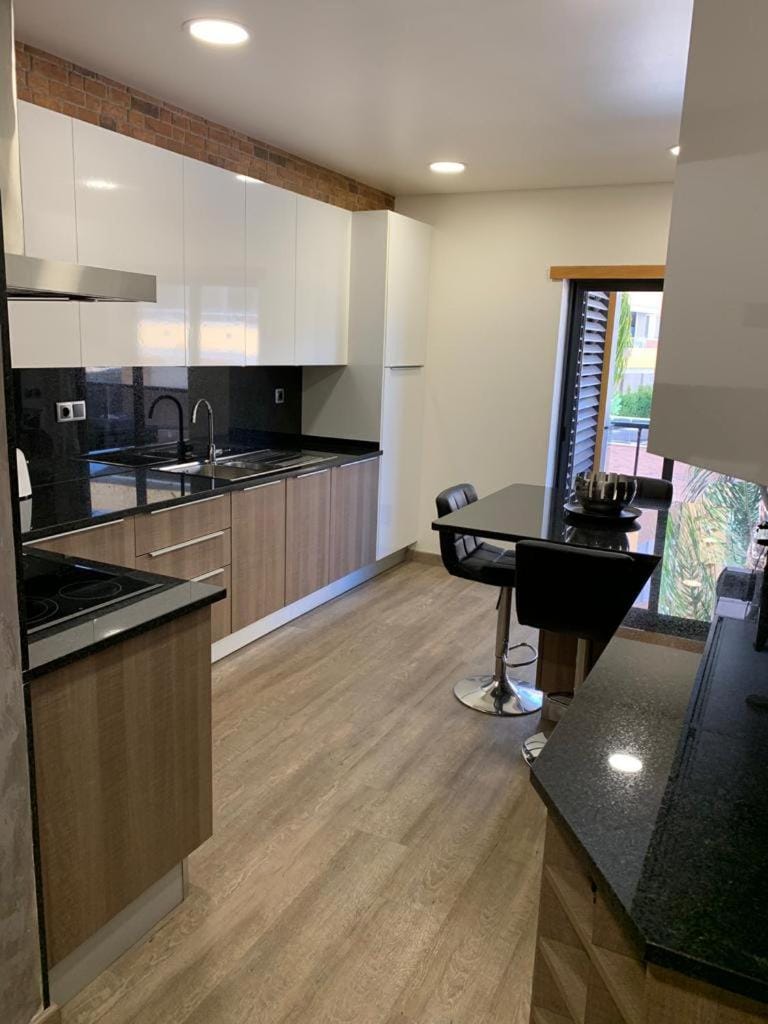 Apartment 2 minutes from beach with pool Apartment in Quarteira