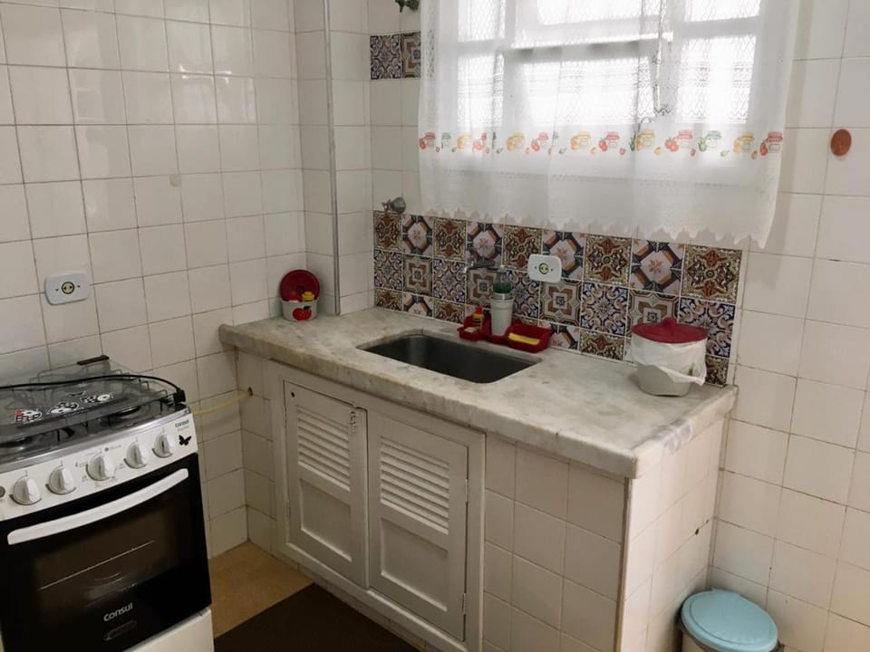 Kitchen or kitchenette, Communal kitchen
