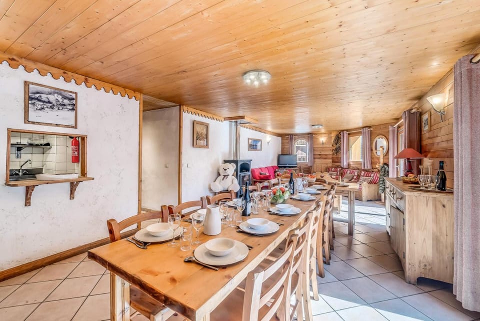 Chalet Gypaete - Chalet Traditionnel 180m2 - 6 chambres, 6 salles de bain, jacuzzi MAE-5886 Chalet in Tignes