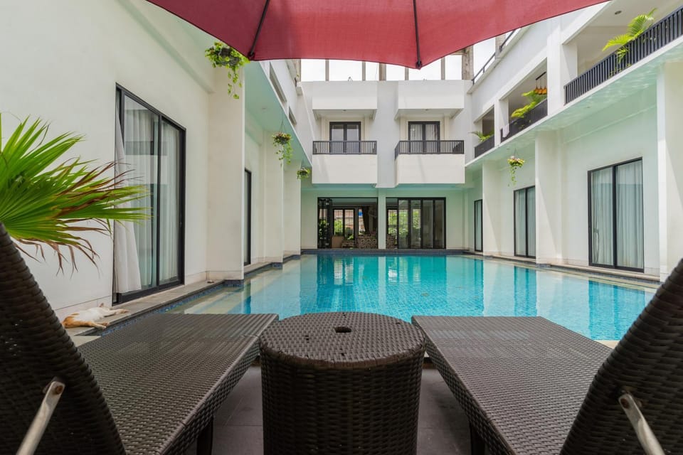 Swimming pool