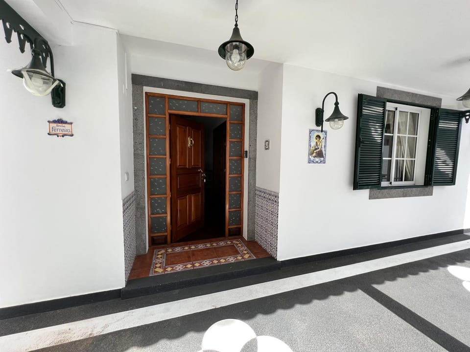 Classic Tranquil Madeiran 4-Bedroom Villa Funchal Villa in Funchal