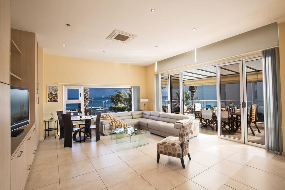 Communal lounge/ TV room, Seating area