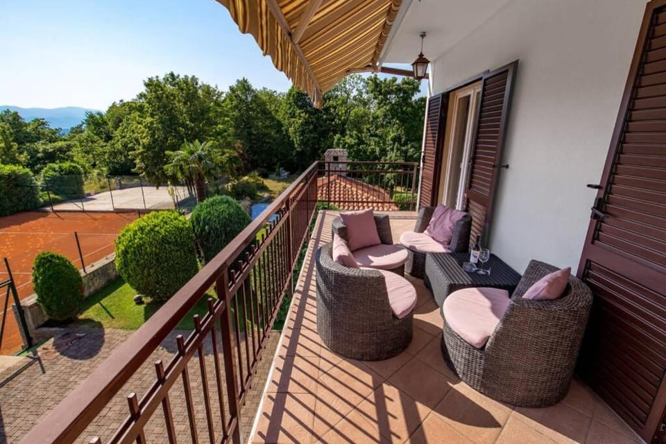 Holiday house with swimming pool Villa in Primorje-Gorski Kotar County