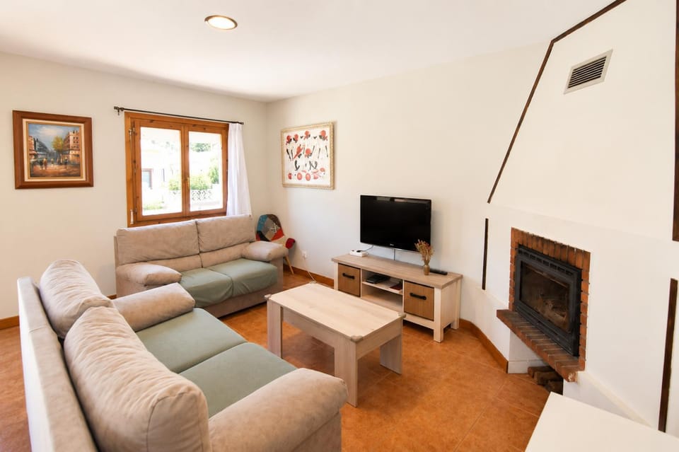Cómodo y coqueto chalet con jardín en Argoños House in Cantabria