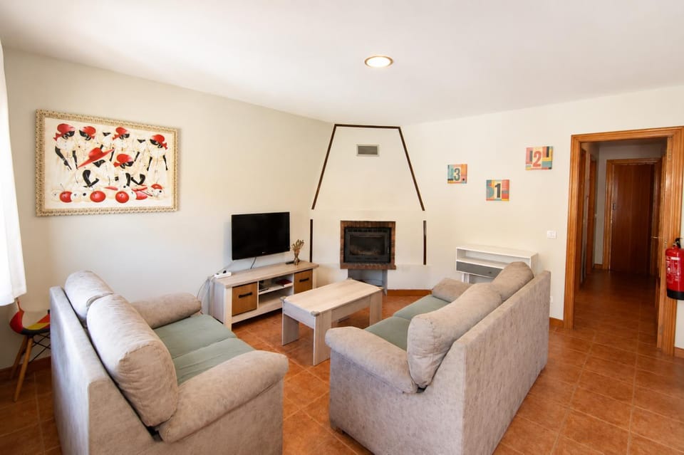 Cómodo y coqueto chalet con jardín en Argoños House in Cantabria