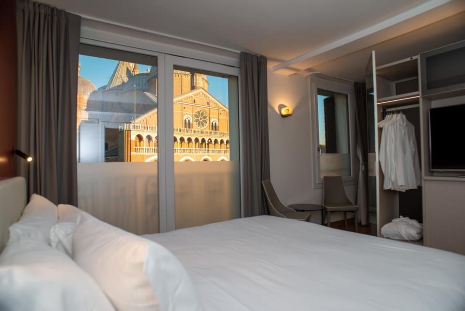 Bed, View (from property/room), Bedroom, Landmark view, wardrobe