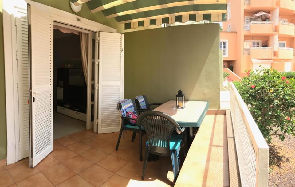 Balcony/Terrace, Garden view