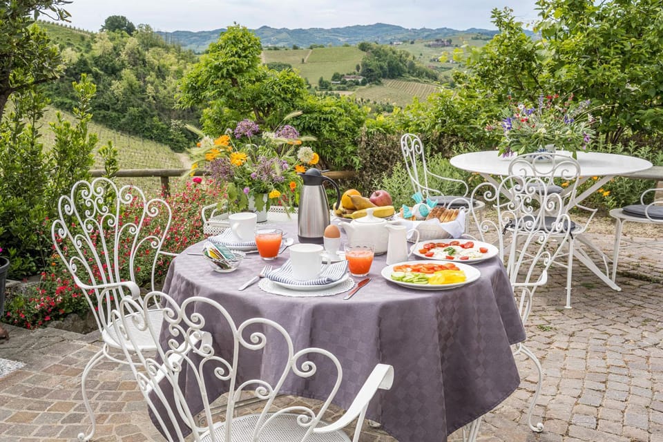 Spring, Day, Natural landscape, Garden, Garden view, Breakfast