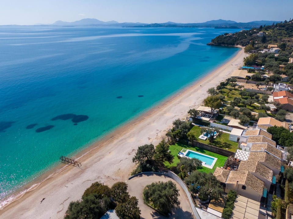 Neighbourhood, Beach