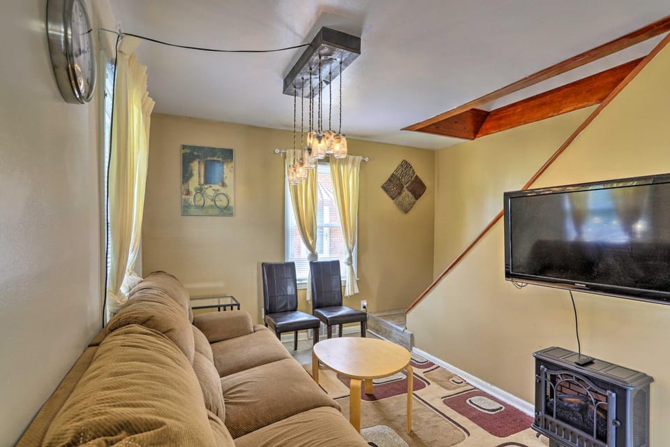 Lovely Royal Oak Unit Less Than 10 Min to Vibrant Downtown Apartment in Royal Oak