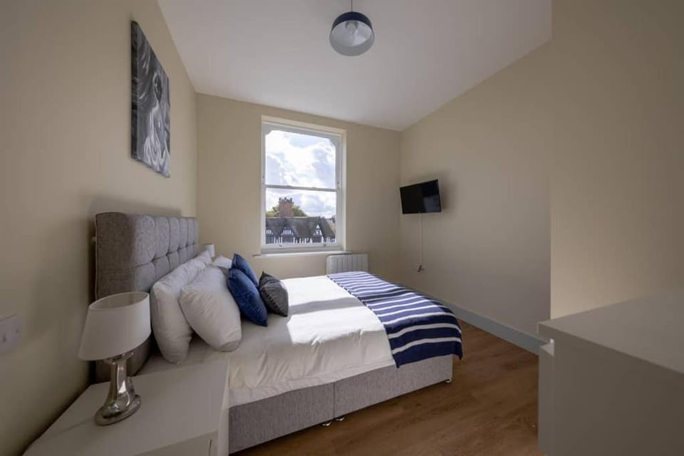 Hereford City Centre - Apartment 5, Isabella House - Modern Apartment In The Heart of The City - Sleeps 6 Guests - Hosted by RENTMYHOUSE Apartment in Hereford