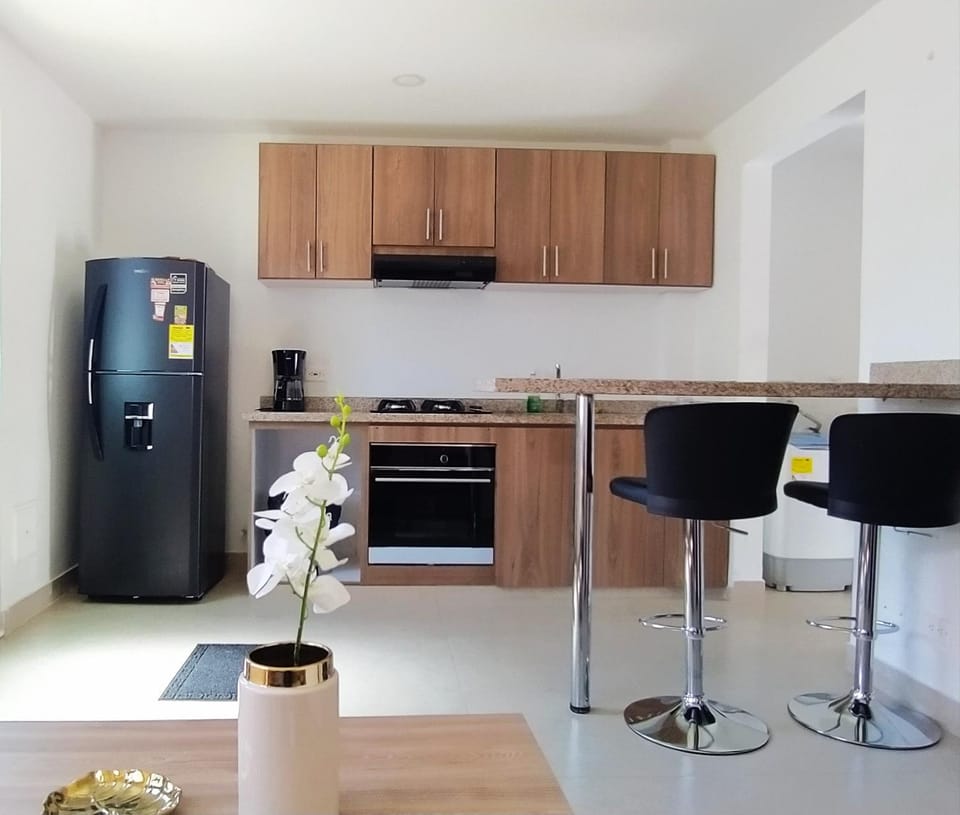 Kitchen or kitchenette, Dining area, Communal kitchen