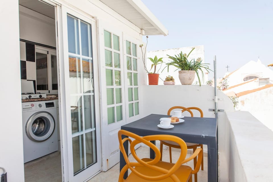 Balcony/Terrace, Dining area, washing machine, dryer