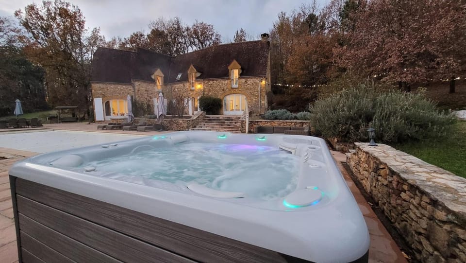 Hot Tub, Pool view