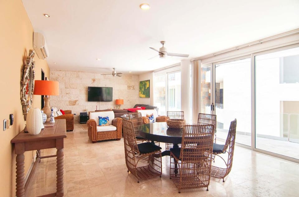 TV and multimedia, Living room, Dining area