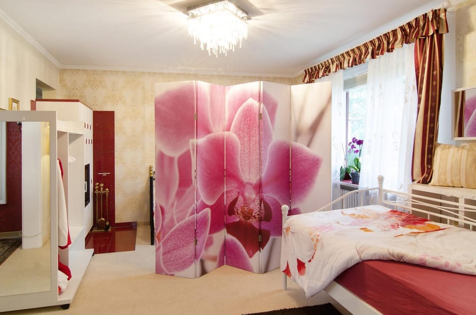 Living room, Bedroom