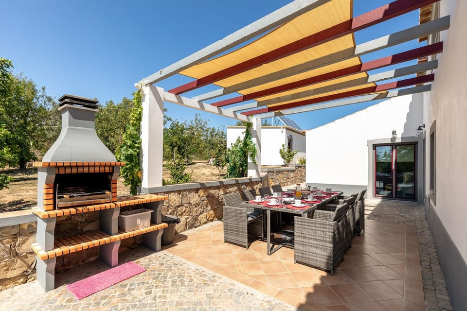 Property building, Balcony/Terrace, Living room