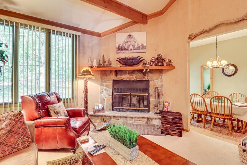 Walk to Dining! Townhome 1 Mi to Big Boulder Mtn House in Kidder Township