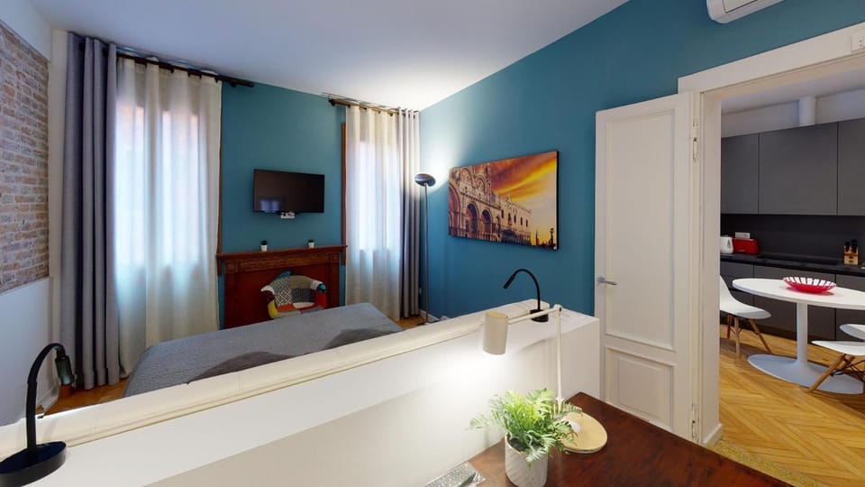 Kitchen or kitchenette, Bedroom