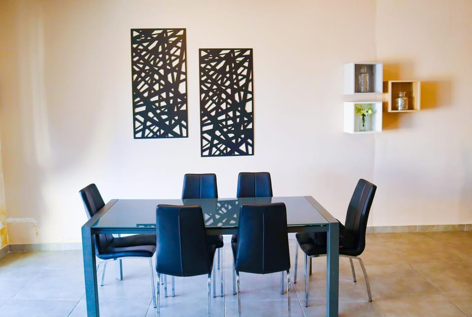 Si-Ku Holiday Home with Private Pool and Hot Tub Apartment in Malta