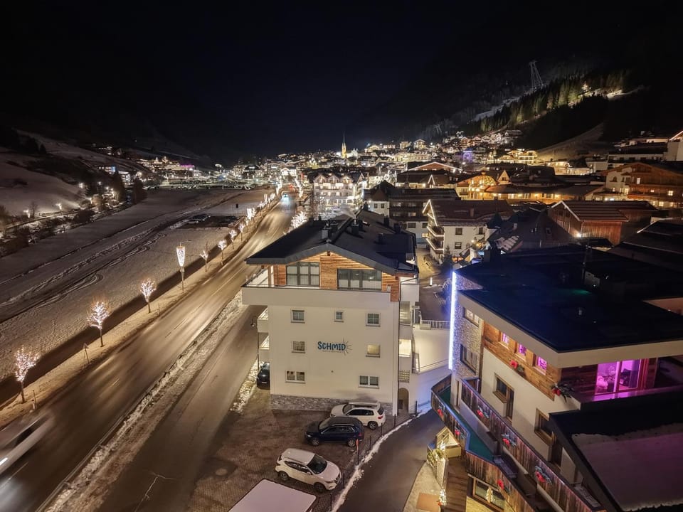 SCHMID Rooms & Apartments Hotel in Ischgl