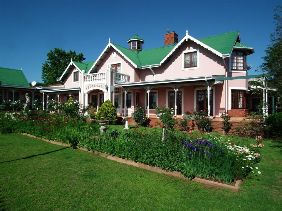 Facade/entrance, Garden
