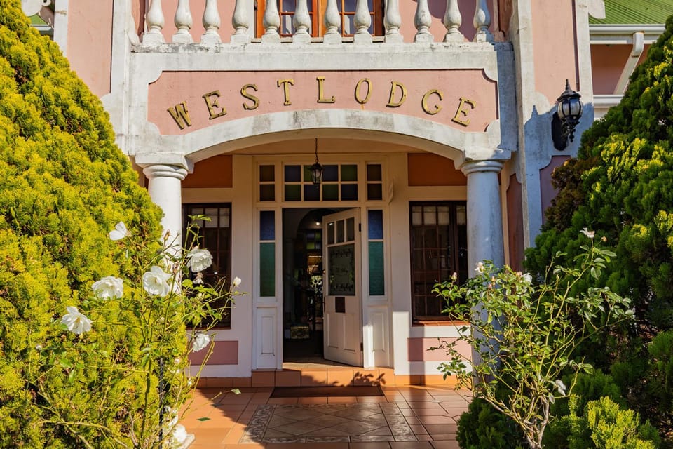 Facade/entrance, Text overlay